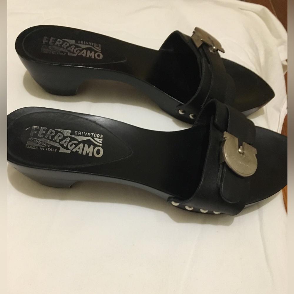 Salvatore Ferragamo wood/leather slide 6! 🔥 - Picture 3 of 7